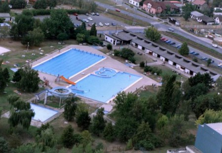 letni-koupaliste-a-bazen-melnik